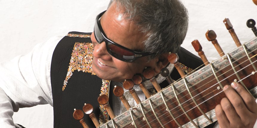 Baluji Shrivastav ©Simon Richardson-free3.jpg