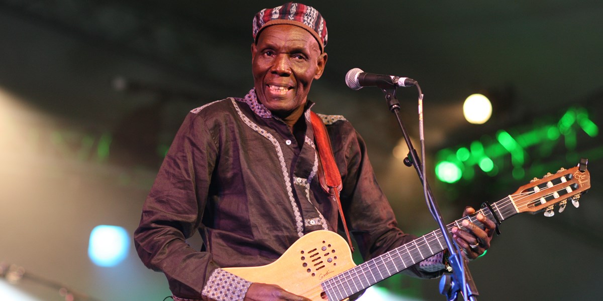 Oliver Mtukudzi-©Philip Ryalls-free1.JPG