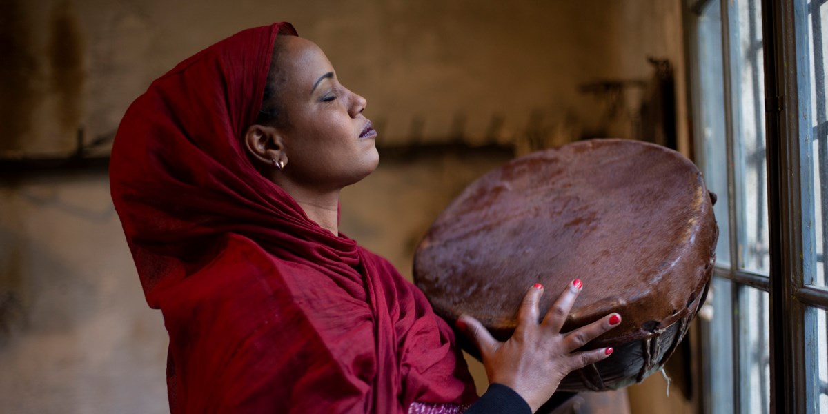 3_Aziza Brahim_Sahari_Ana Valiño.jpg