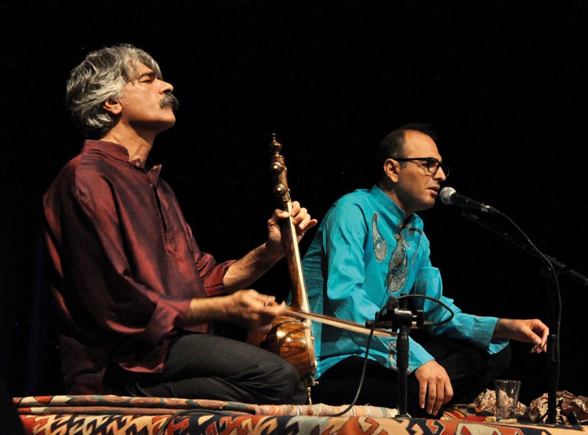 Kayhan Kalhor with Iranian singer Hossein Alishapour