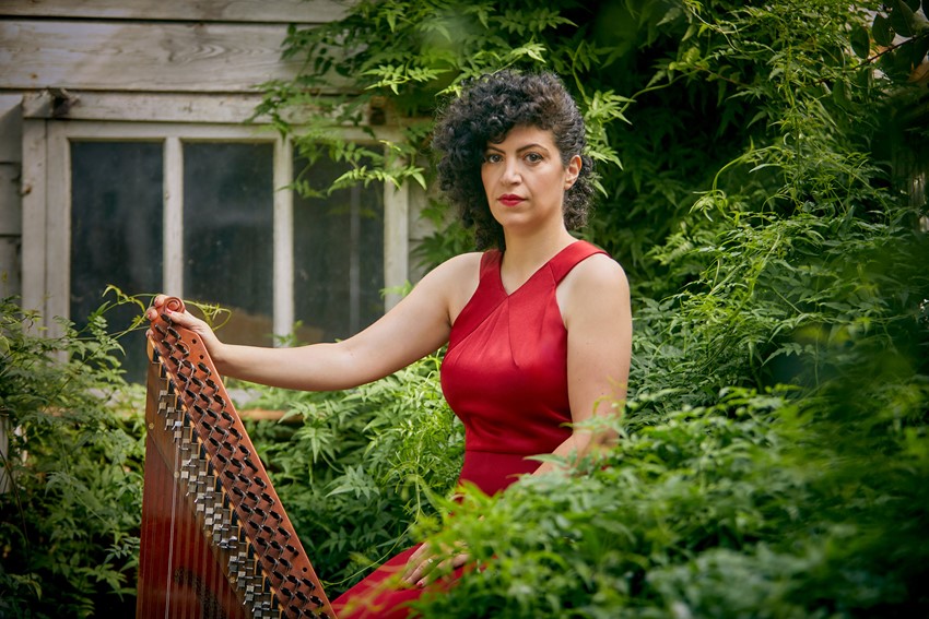 Maya Youssef, Syrian qanun player (photo: Nick White)