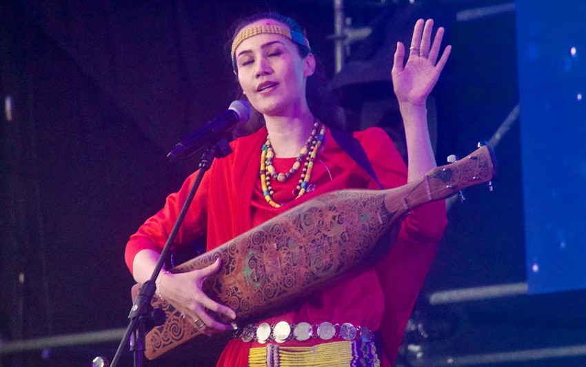 Alena Murang with her sape’