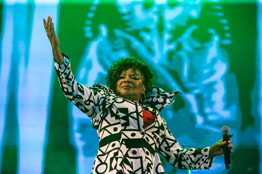 Menezes at 2022’s Afropunk Bahia (photo: Andre Fofano)