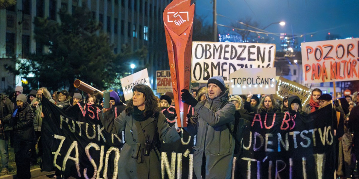 NR Otvorená Kultúra Námestie Slobody Pochodeň
