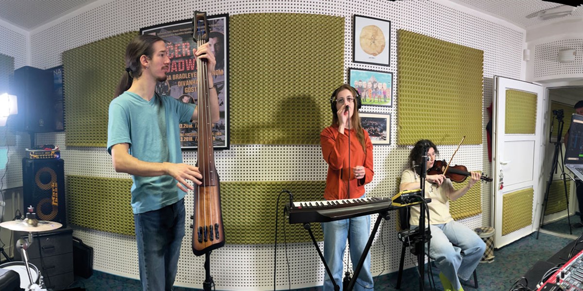Divanhana In Studio IMG 9732